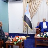 الرئيس الزُبيدي يطّلع على سير عمل شركة طيران اليمنية وخططها المستقبلية