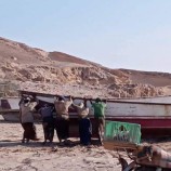 حضرموت..قوات خفر السواحل تجري عملية تدوير العباري من سواحل المديريات الشرقية إلى مينائي الشحر والمكلا