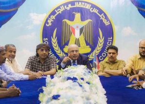 الكثيري يترأس اجتماعًا استثنائيًا للوقوف على التحضيرات الجارية لفعالية “حضرموت أولًا”