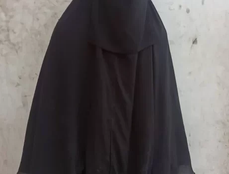 المكلا..القبض على إحدى مروجي المخدرات بزي نسائي