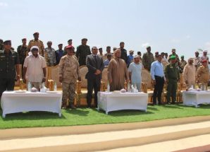 محافظ سقطرى يشهد حفل تخرج الدفعة الثالثة لقوات الدعم والإسناد بمركز الشهيد طاهر السقطري