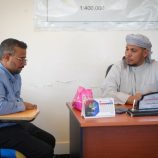 محافظ سقطرى يتفقد مكتب الصحة العامة والسكان ويؤكد دعم السلطة المحلية للنهوض بالقطاع الصحي