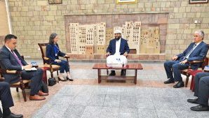 المحرمي يُثمن دعم فرنسا لليمن ويؤكد أهمية توسيع آفاق التعاون المشترك