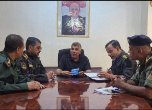 العميد المنهالي يعقد اجتماعًا أمنيًا طارئًا ويؤكد أن تحركات المجموعات المهددة للأمن مرصودة وسيتم ضربها بكل حزم