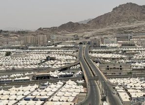 ضيوف الرحمن يتوافدون إلى منى استعدادًا ليوم عرفة