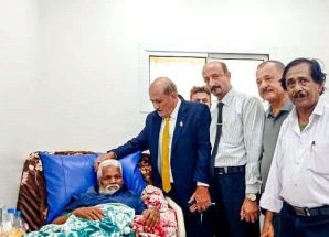 فريق من الجمعية الوطنية يطمئن على صحة العميد مبارك هندي بمستشفى عبود العسكري بالعاصمة عدن