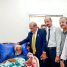 فريق من الجمعية الوطنية يطمئن على صحة العميد مبارك هندي بمستشفى عبود العسكري بالعاصمة عدن