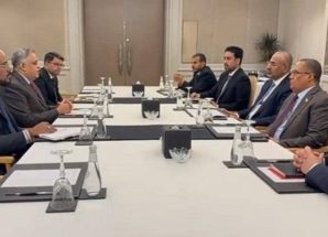 الرئيس الزُبيدي يبحث مع سفير جمهورية الهند آفاق التعاون المشترك في الجوانب الأمنية والخدمية