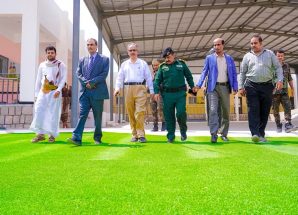 الأمين العام لمحلي شبوة يتفقد مستوى الإنجاز في مشروعي مدرسة الأوائل وروضة الأطفال بمدينة عتق