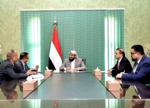 المحرّمي يطلع على أوضاع الخطوط الجوية اليمنية ويؤكد ضرورة النهوض بقطاع الطيران