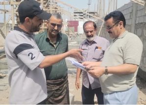 مدير عام المنصورة يتفقد مشروع “بناء صالة للألعاب لنادي أهلي عدن الرياضي”