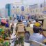 المحافظ بن الوزير يوقف مخالف مرورياً ويوجّه رسالة حازمة ويشدد على تعزيز الانضباط المروري بشوارع عتق.