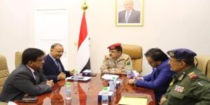 لجنة وزارية برئاسة وزير الدفاع لتأمين حرية انتقال السلع والوقود بين المحافظات