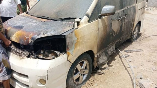 نقابة الصحفيين والإعلاميين الجنوبيين بأبين تُدين جريمة إحراق سيارة الإعلامي عادل الحنشي
