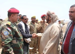 محافظ سقطرى يعود إلى الأرخبيل بعد زيارة عمل للعاصمة عدن ودولة الإمارات