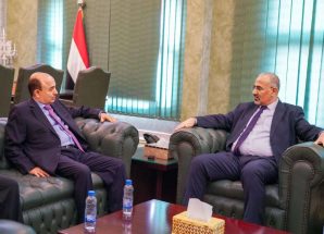 الرئيس الزُبيدي يشدد على ضرورة التعاطي العاجل من قبل القطاع التجاري مع تحسّن أسعار الصرف