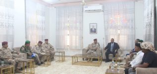 وزير الدفاع يترأس اجتماعاً للجنة الأمنية في محافظة سقطرى
