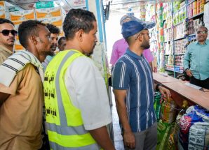 استمرار النزول الميداني لمدير عام صيرة لمراقبة أسعار المواد الغذائية