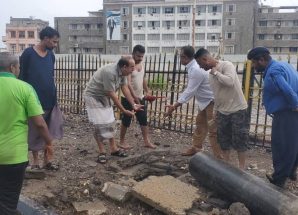 مدير عام مديرية التواهي يقوم بجولة تفقدية لتفقد أضرار المنخفض الجوي