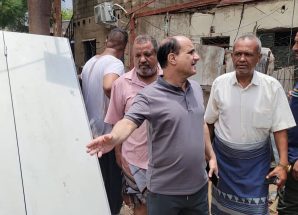 مدير عام دارسعد يتابع الأضرار التي خلفتها مياه الأمطار ويقود مجهودات أعمال شفط مياه الأمطار بالمديرية