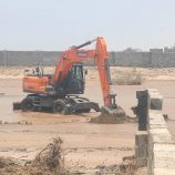 مدير مياه عدن يتفقد أعمال إصلاح الخط الرئيسي المتضرر من السيول