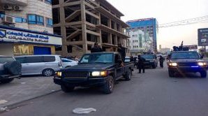 جهاز مكافحة الإرهاب يغلق العديد من محلات الصرافة لعدم التزامها بتعليمات سعر الصرف