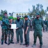 العميد الوالي يكرّم عدداً من الضباط البارزين في الإدارة العامة للتموين تقديراً لجهودهم