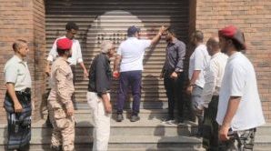 السلطة المحلية بمديرية المنصورة تغلق عدداً من المطاعم والمدارس الأهلية