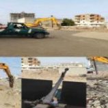 حماية الأراضي تزيل بناءً عشوائياً وتحذر المعتدين على الممتلكات بالعاصمة عدن
