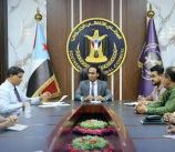 السقاف يجتمع بقيادة نقابة المعلمين الجنوبيين لحل أزمة الإضراب قبيل العام الدراسي