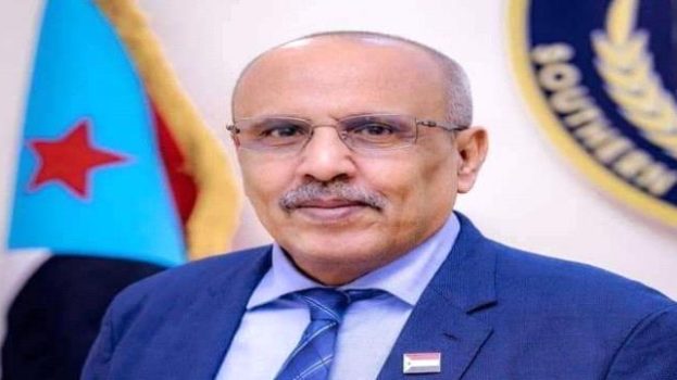 الكثيري يُعزّي في وفاة القيادي البارز والمناضل أديب العيسي