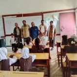 مدرسة الفقيد عبدالباري للتعليم الثانوي ومدرسة المقر للتعليم الأساسي تدشنان العام الدراسي الجديد