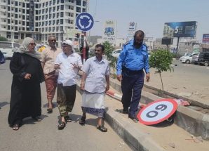 تدشين تركيب لوحات إرشادية مرورية في الشوارع الرئيسية بمديرية المنصورة
