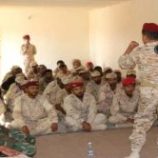 الذيباني يدشن دورة سلاح القاذف الصاروخي ” آر بي جي 7″ في معسكر الجبال السود