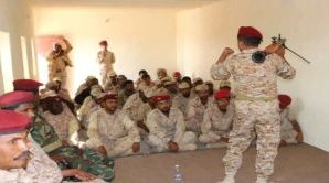 الذيباني يدشن دورة سلاح القاذف الصاروخي ” آر بي جي 7″ في معسكر الجبال السود