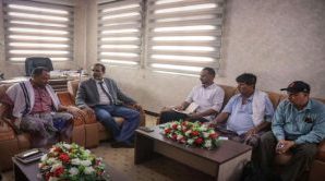 فريق التوجيه الرئاسي يلتقي مديري مكتب الخدمة المدنية وهيئة مشاريع مياه الريف بالمهرة