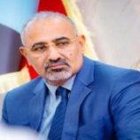 مجلس القيادة الرئاسي.. بين تعطيل العليمي وإصلاحات الزبيدي