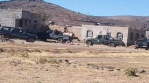 الحوثيون يحاصرون قرية في بني مطر بصنعاء بعد كتابة شعار “ارحل يا حوثي”