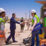 المحافظ بن الوزير يطلع على مستوى التجهيزات الفنية بمحطة كهرباء عتق وخطة توزيع توليد الطاقة الشمسية