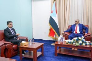 الرئيس الزُبيدي يلتقي نائب وزير الإعلام والثقافة والسياحة ويؤكد دعمه لتطوير العمل الإعلامي والثقافي والسياحي
