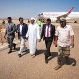 المحافظ الثقلي يصل سقطرى بعد زيارة عمل خارجية