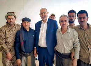 الرئيس الزُبيدي يزور القائد صلاح الشنفرة ويطمئن على صحته