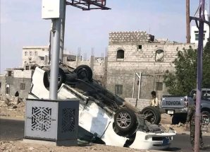 إصابات أثر انقلاب فوكسي قرب مفترق جزيرة العمال بعدن
