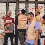 إغلاق سوبر ماركت مخالف في مديرية المنصورة بعدن