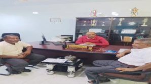 الفريق الرئاسي يزور كلية التربية بجامعة حضرموت