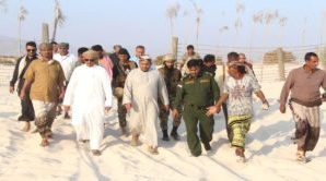 محافظ سقطرى يتفقد مخيم عومق السياحي ويشدد على تنشيط السياحة بالمحافظة محافظ سقطرى يتفقد مخيم عومق السياحي ويشدد على تنشيط السياحة بالمحافظة