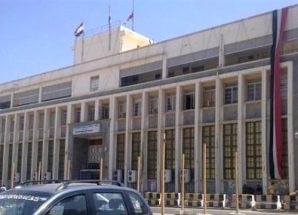 مسؤولو المؤسسات والمرافق الحكومية بعدن يكذبون الانباء الصادرة عن صرف المرتبات المتأخرة لموظفي الدولة