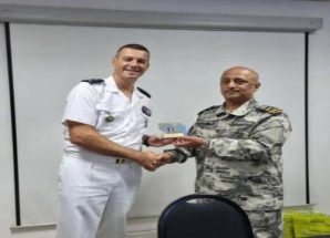 قيادة خفر السواحل تبحث سبل التعاون مع قائد القوات الفرنسية بجيبوتي