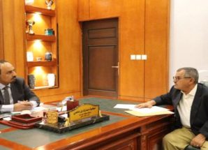 محافظ حضرموت يشيد بجهود صندوق الرعاية الاجتماعية في دعم الأسر وتحسين الخدمات المجتمعية