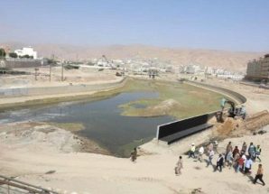 محافظ حضرموت يتفقد مشروع المرحلة الثانية لخور المكلا